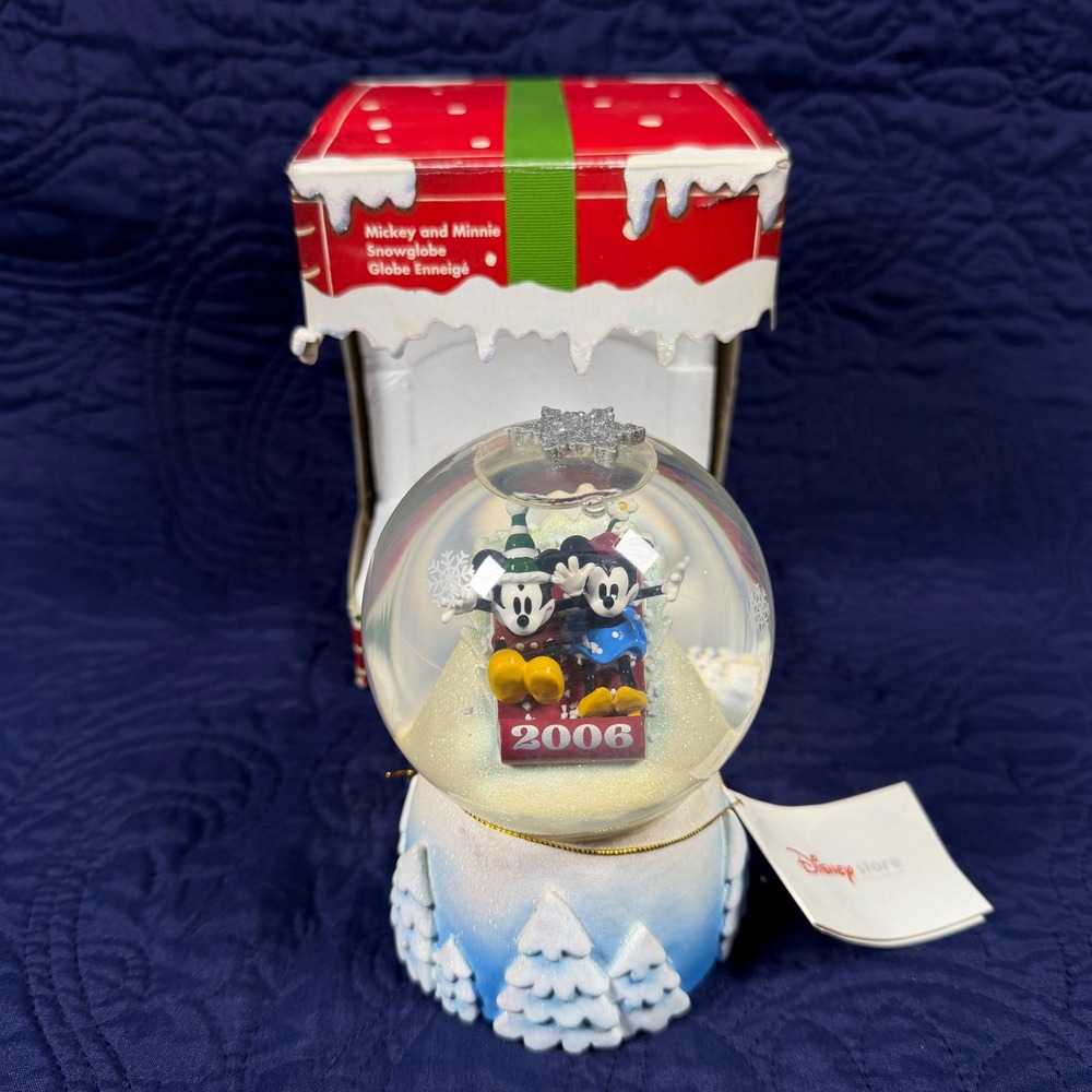 Disney Store 2006 Mickey and Minnie Mouse Sledding Snowglobe Boxed Read